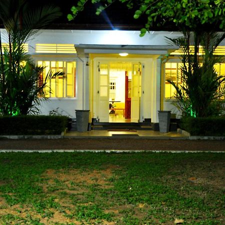 Village Headman'S Five Bedrooms Entire Bungalow Induruwa Exterior photo