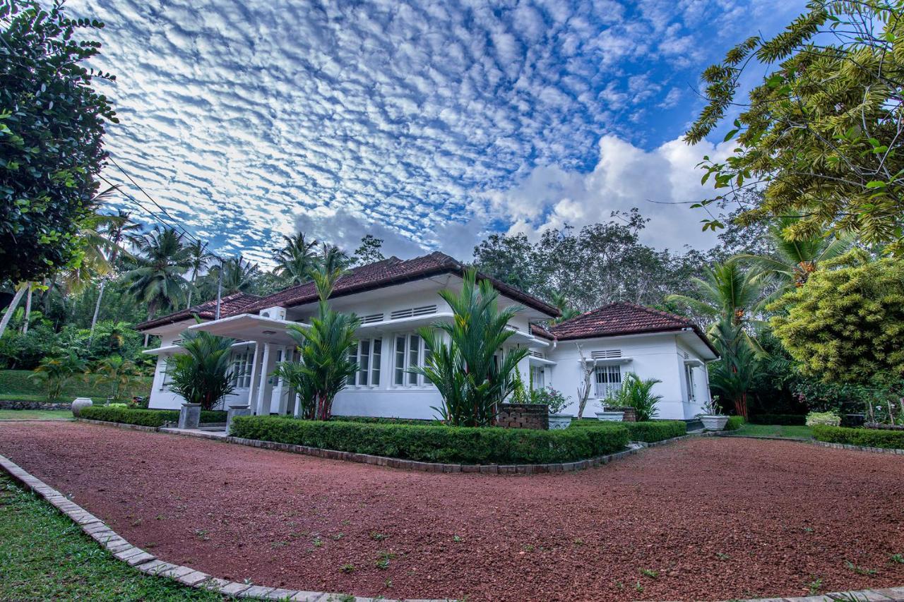Village Headman'S Five Bedrooms Entire Bungalow Induruwa Exterior photo