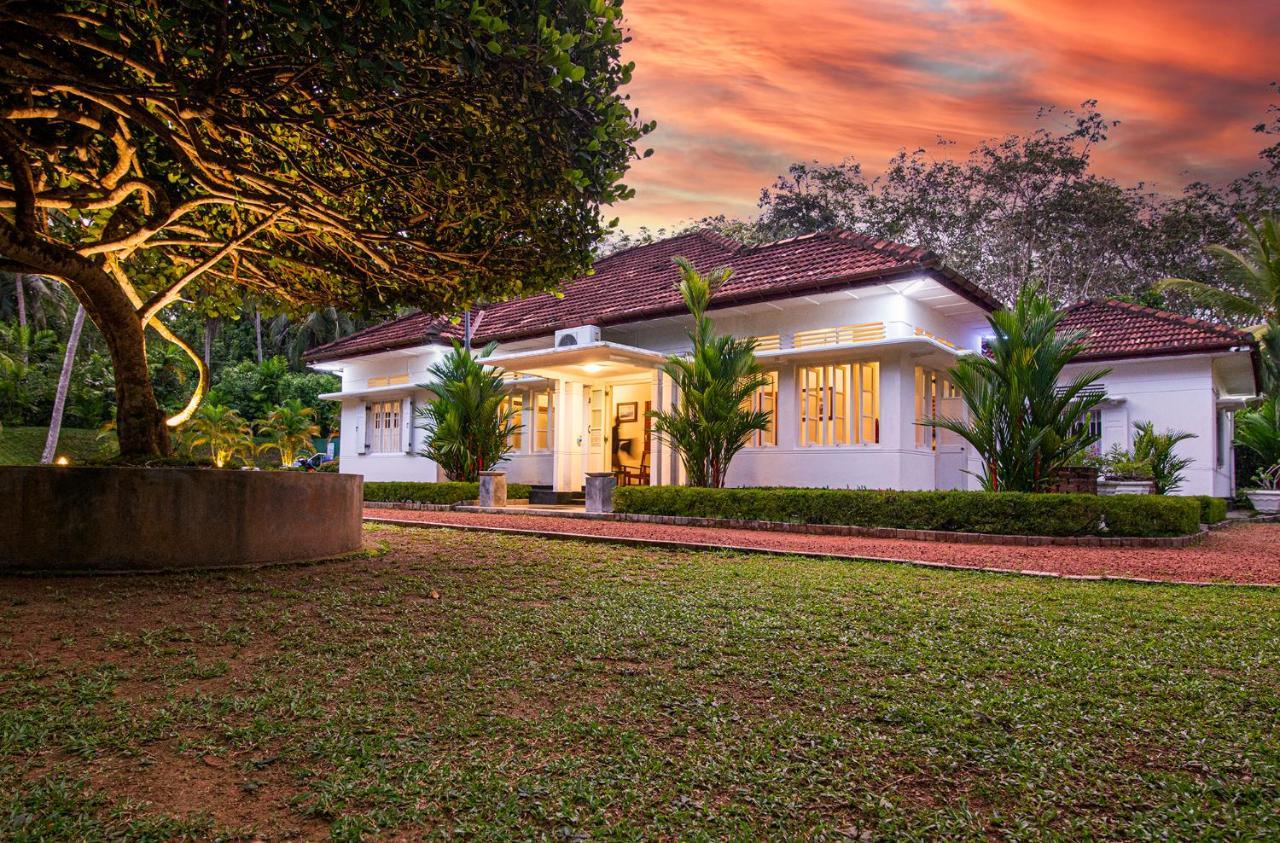 Village Headman'S Five Bedrooms Entire Bungalow Induruwa Exterior photo
