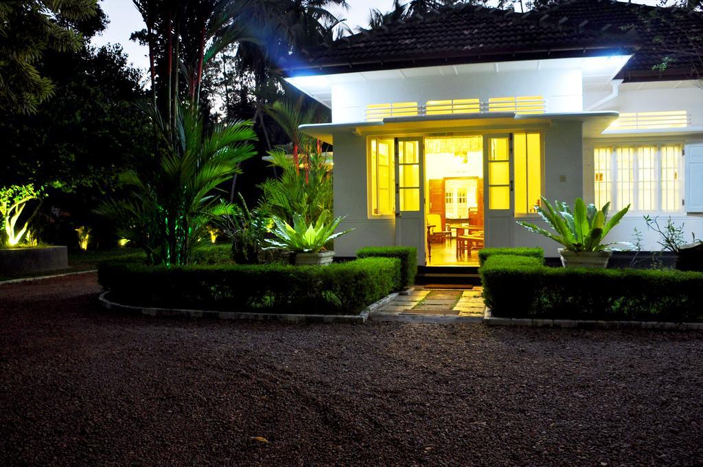 Village Headman'S Five Bedrooms Entire Bungalow Induruwa Exterior photo