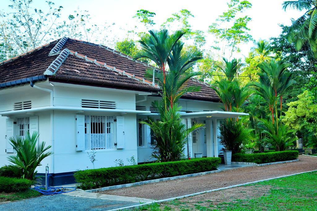 Village Headman'S Five Bedrooms Entire Bungalow Induruwa Exterior photo