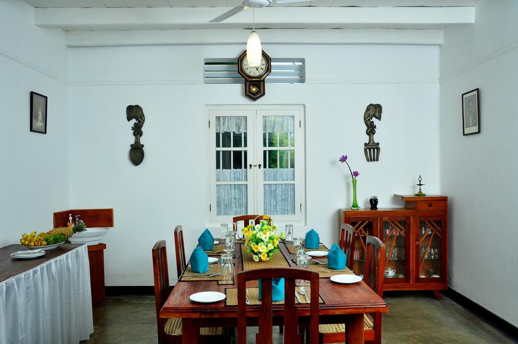 Village Headman'S Five Bedrooms Entire Bungalow Induruwa Exterior photo