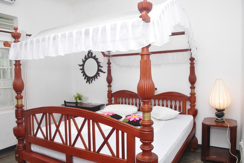 Village Headman'S Five Bedrooms Entire Bungalow Induruwa Exterior photo