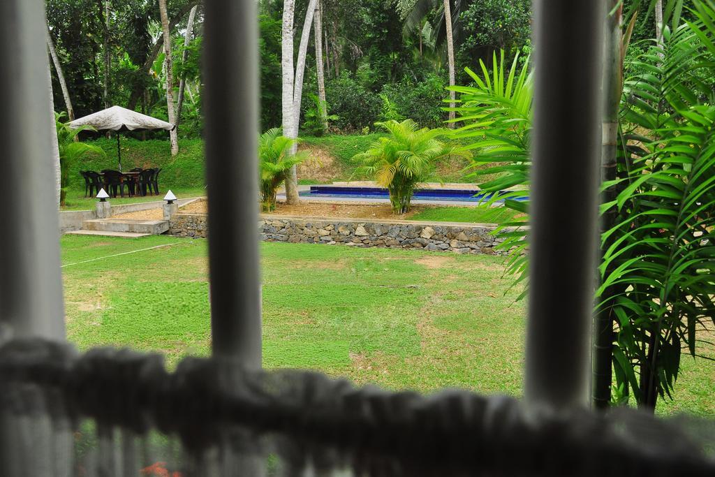 Village Headman'S Five Bedrooms Entire Bungalow Induruwa Exterior photo