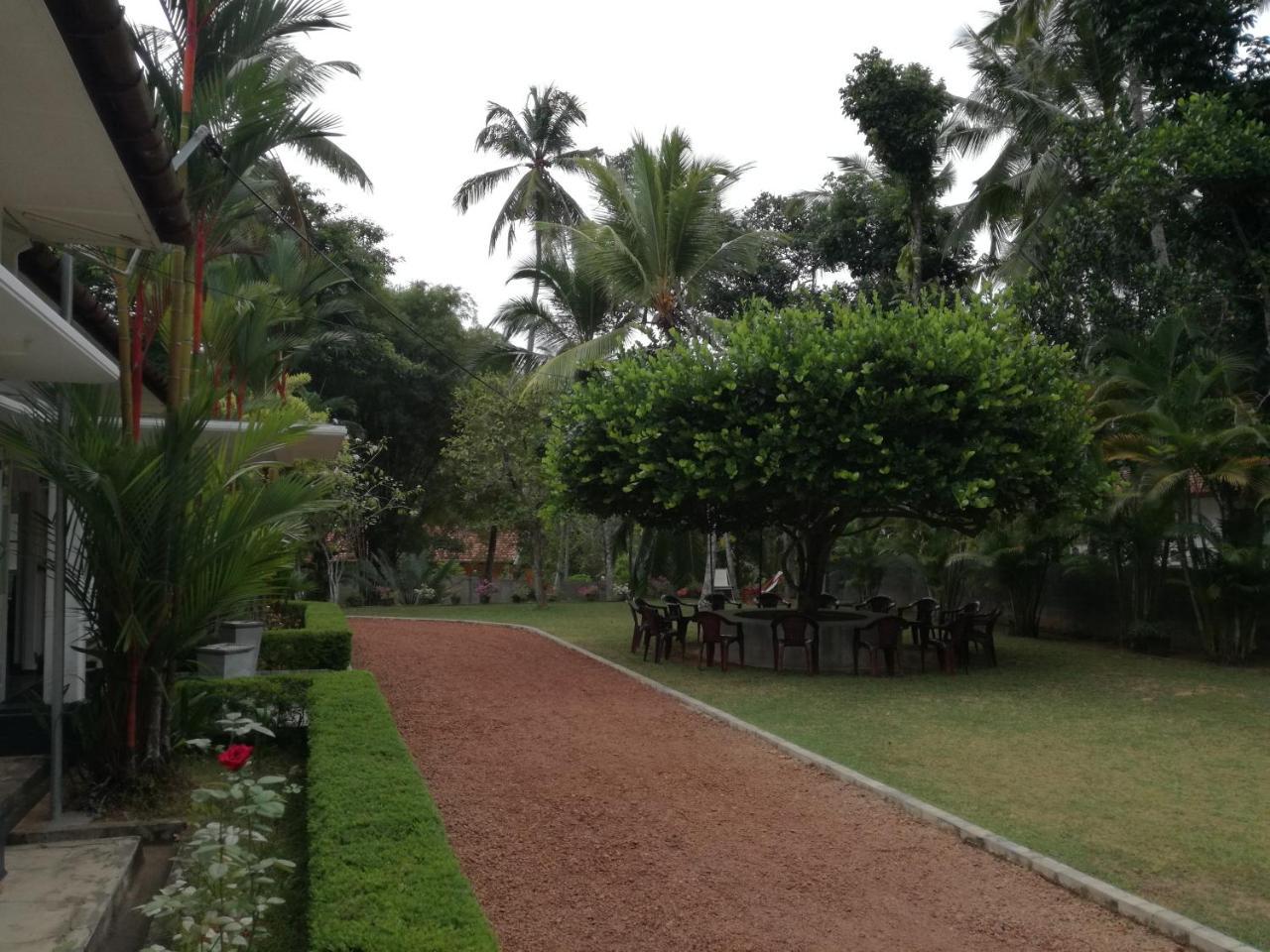 Village Headman'S Five Bedrooms Entire Bungalow Induruwa Exterior photo
