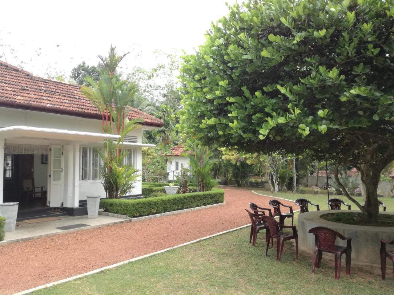 Village Headman'S Five Bedrooms Entire Bungalow Induruwa Exterior photo